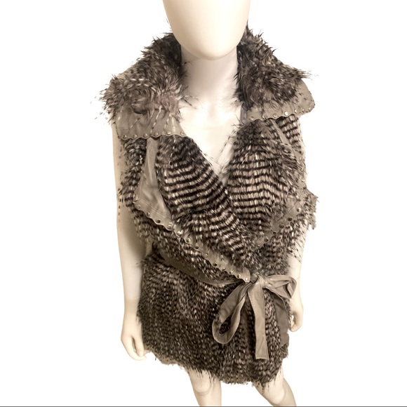 Feline Faux Fur Vest - Picture 3 of 13